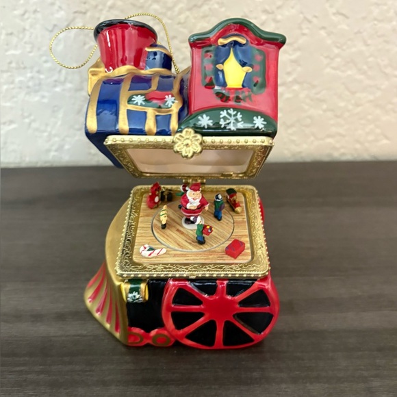 Mr. Christmas Animated Train Music Box Plays Joy to the World - Picture 8 of 8